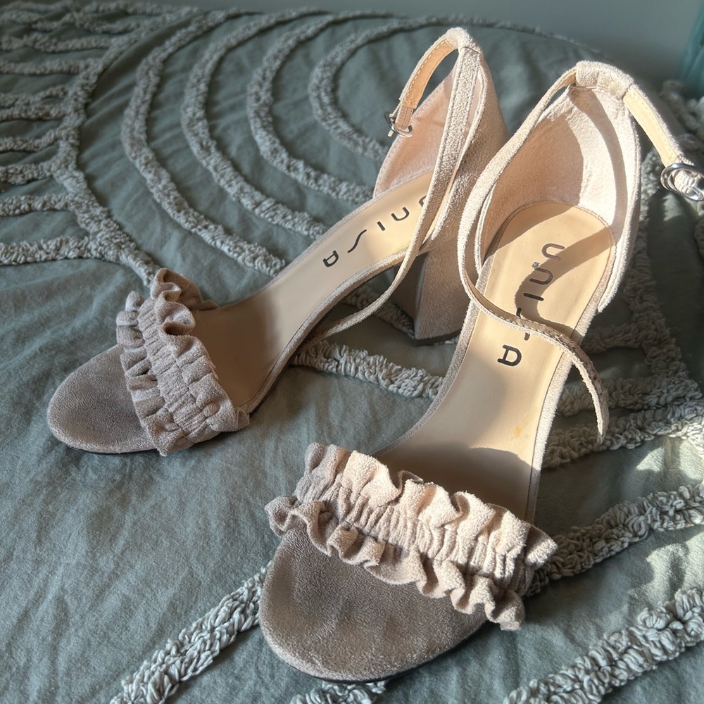 Unisa heels